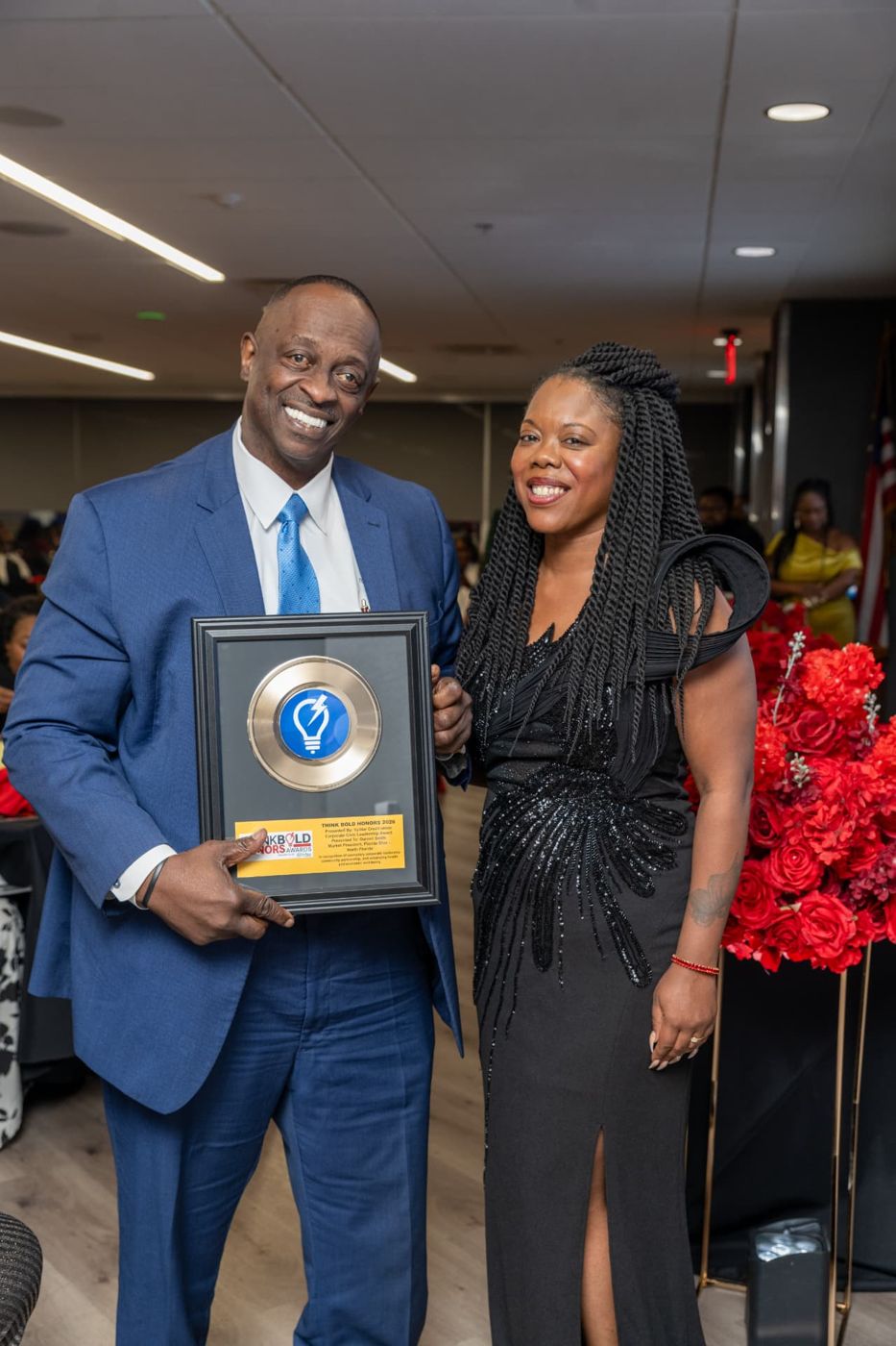 Darnell Smith receiving the Corporate Civic Leadership Award