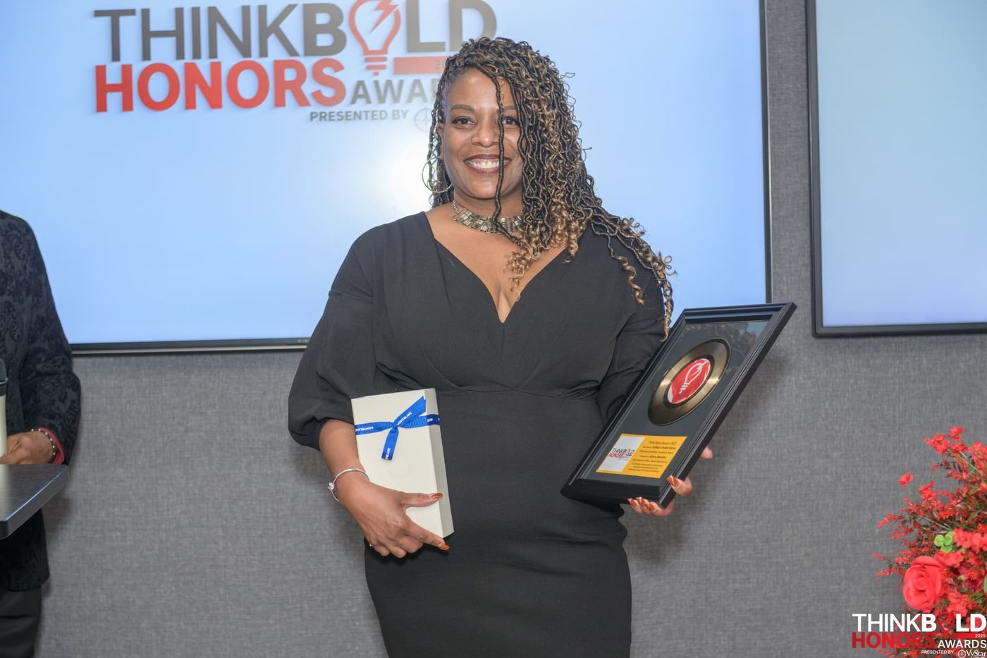Alyce Denson receiving the Financial Leadership Excellence Award